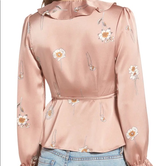 🎉HOSTPICK 🎉ASTR Pink Wrap Blouse size XS - Picture 4 of 6